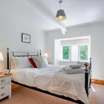 3 Bed In Richmond Oc-75649 Holiday home