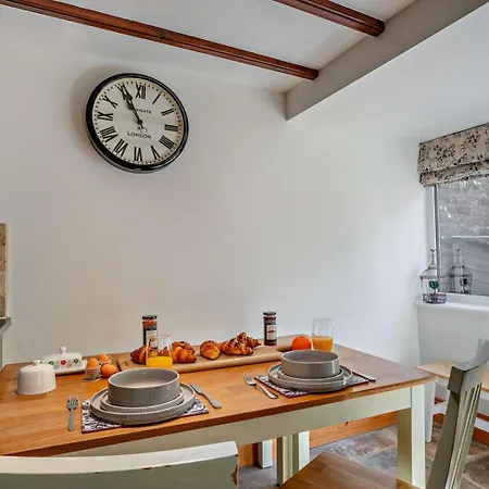 3 Bed In Richmond Oc-75649 Ferienhaus