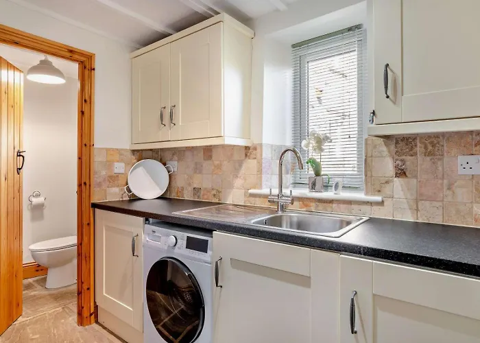 3 Bed In Richmond Oc-75649 *