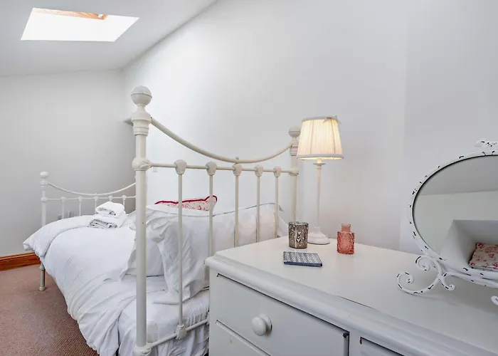 3 Bed In Richmond Oc-75649